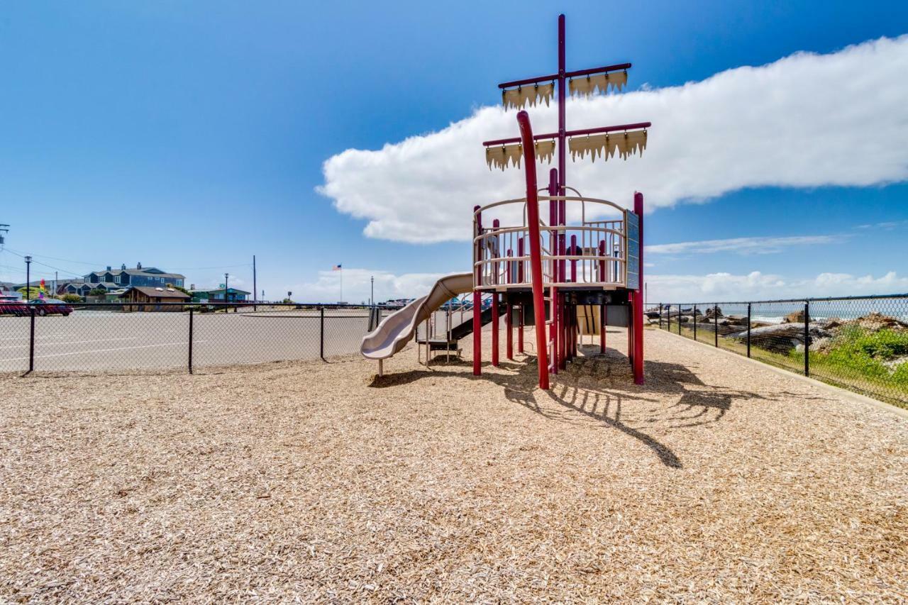 ロックアウェイ・ビーチ Chris'S Oceanfront Getawayヴィラ エクステリア 写真